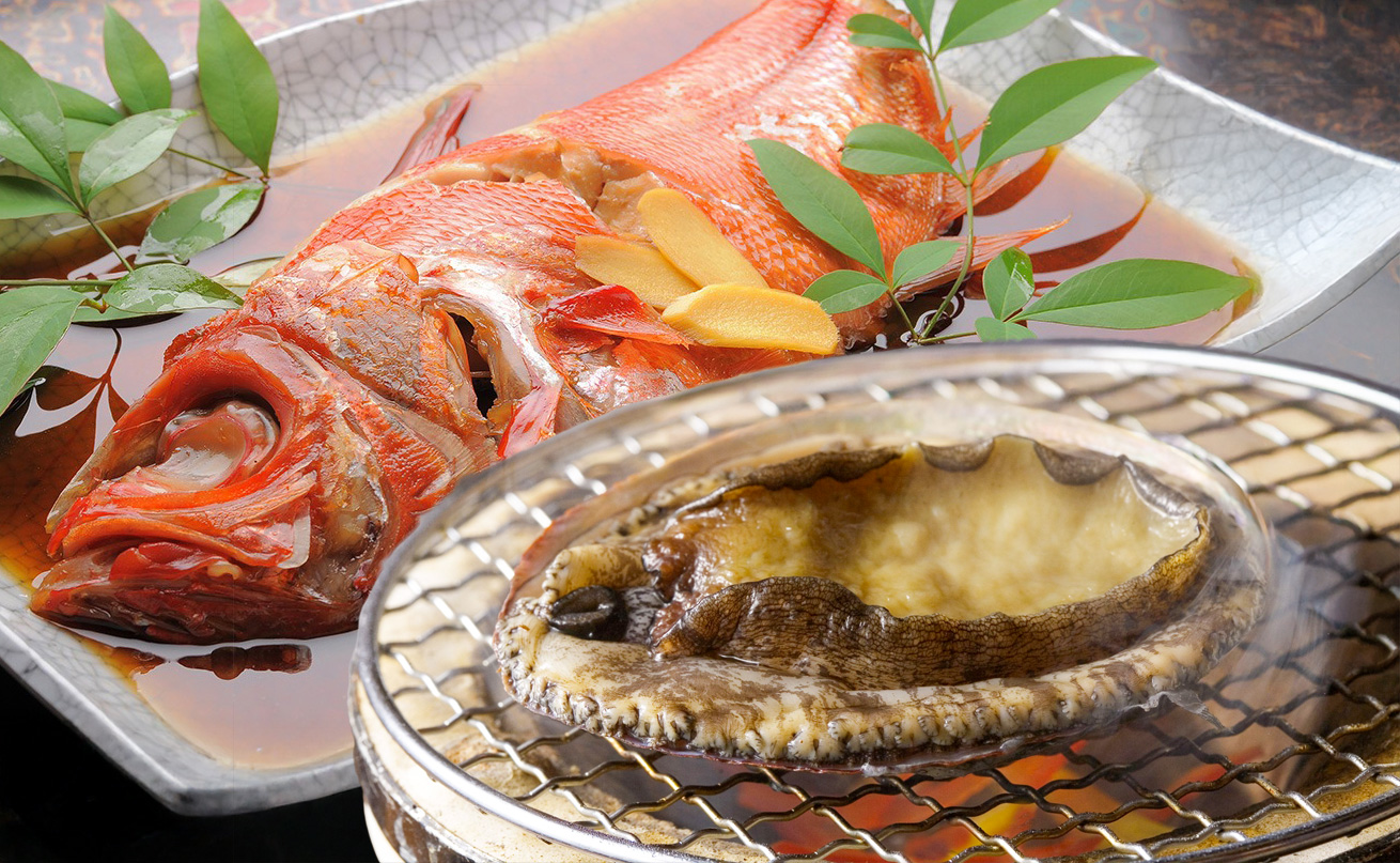 アワビの踊り焼きと金目鯛の煮付け