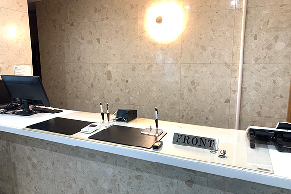 フロント・ロビー