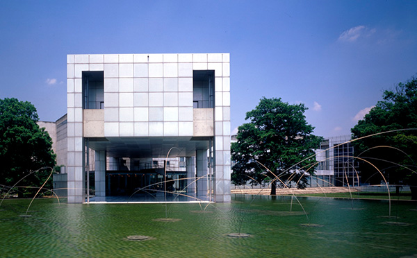 群馬県立近代美術館